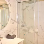 Duque Beachfront Elite أذيخي