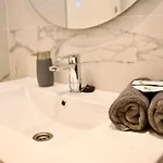 Duque Beachfront Elite شقة أذيخي