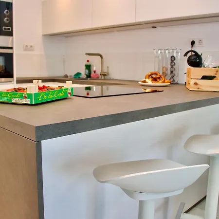 Duque Beachfront Elite شقة